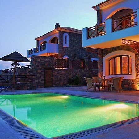 איסטרו Giannikakis Villas מראה חיצוני תמונה